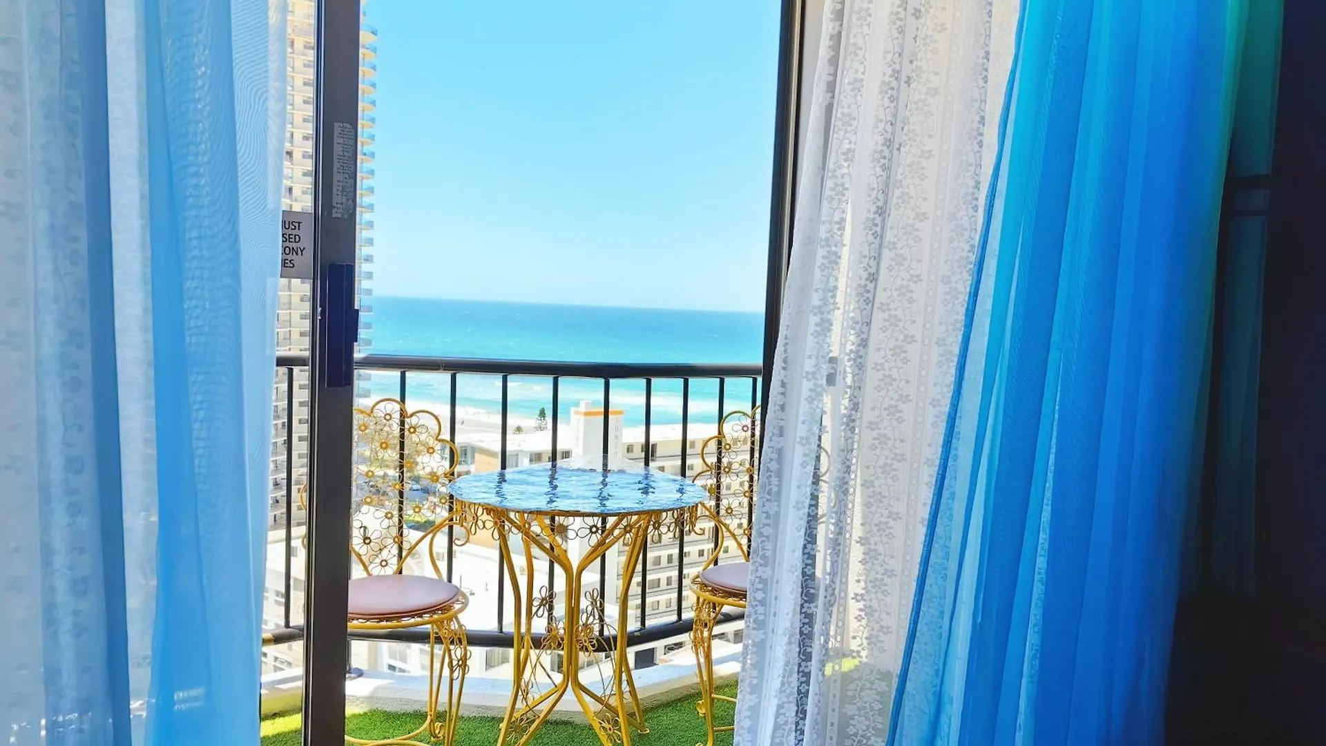 Luxury Escape! Amazing Holiday Home Ocean View Central Location Get To Everything Gold Coast Apartment
